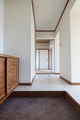 玄関　※掲載写真は、同タイプの別部屋写真です。
