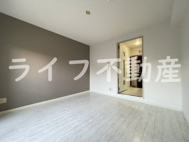居室・リビング　広々とした洋室です