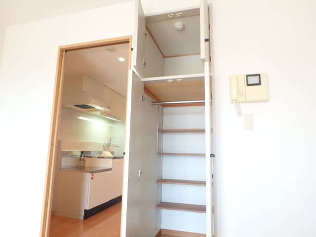 収納　奥行きのある収納です