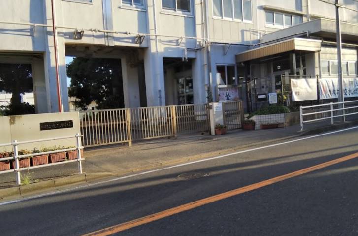 中学校　横浜市立境木中学校（中学校）まで1608m