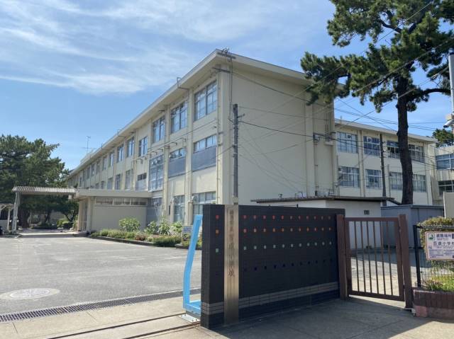 小学校　★福岡市立小学校百道小学校（小学校）まで927m