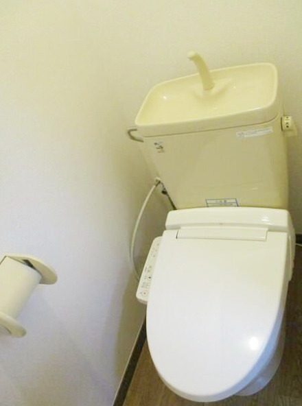 トイレ　別部屋の画像を使用しております。