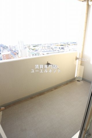 バルコニー　バルコニー付きで採光＆風通し良好！