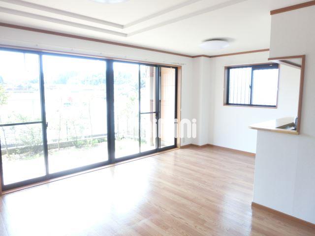 その他　窓が大きく明るいお部屋です。