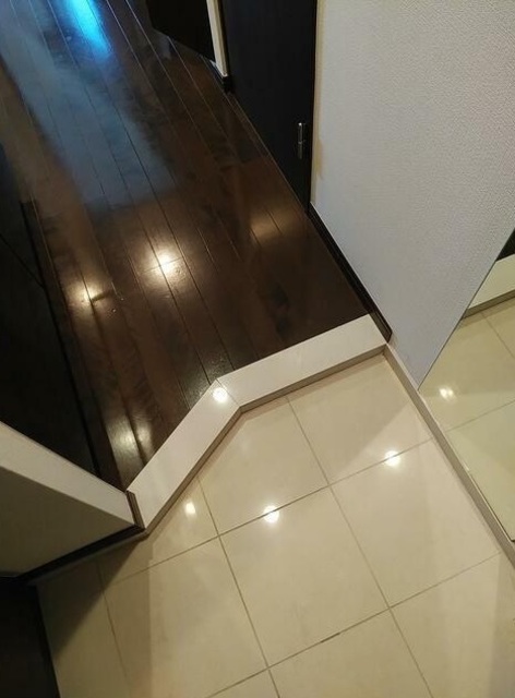 玄関　同タイプ別号室画像参照