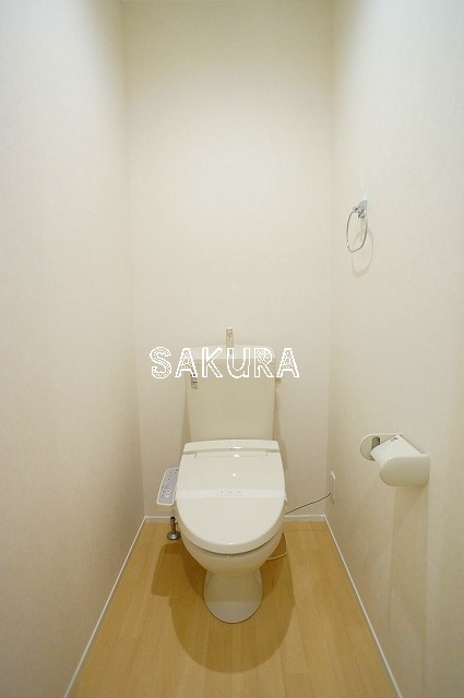 トイレ　落ち着いた色調のトイレです♪