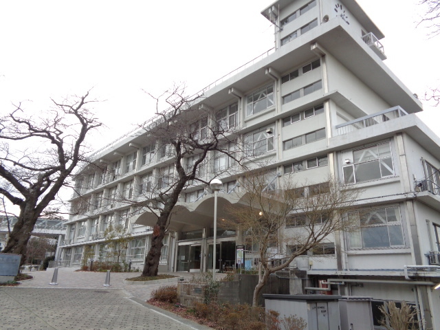 高校・高専　私立北鎌倉女子学園高校（高校・高専）まで295m