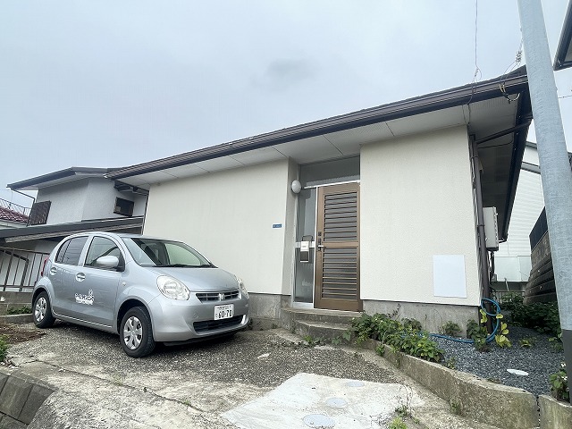 建物外観　平屋一戸建て　　2年更新契約可