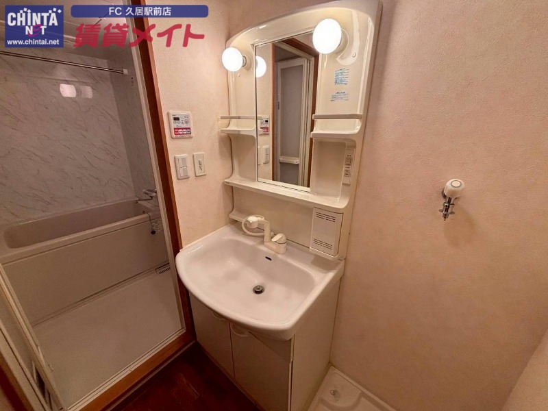 洗面設備　別部屋同型タイプ