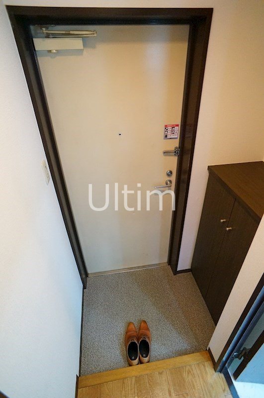 玄関　別部屋のお写真です。ご参考までに！