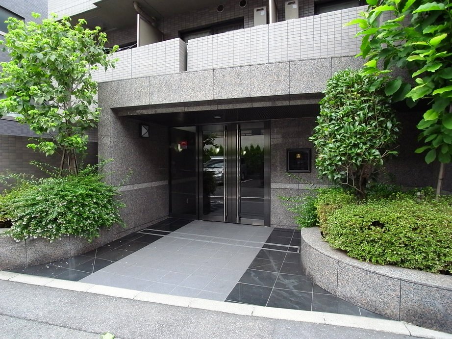 エントランス　マンション入り口