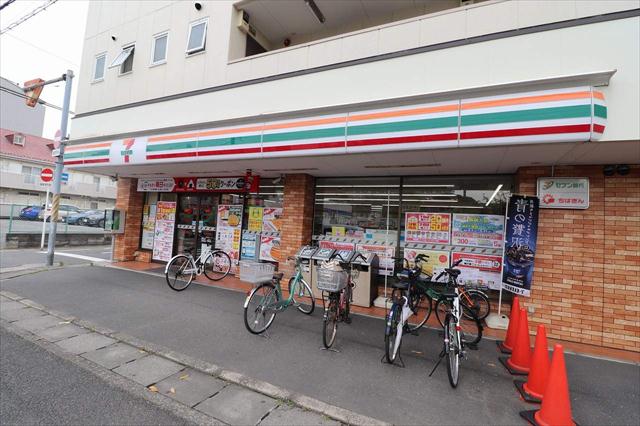 コンビニ　セブンイレブン（コンビニ）まで155m
