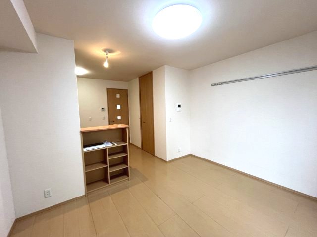居室・リビング　イメージとして同建物他部屋を表示しています