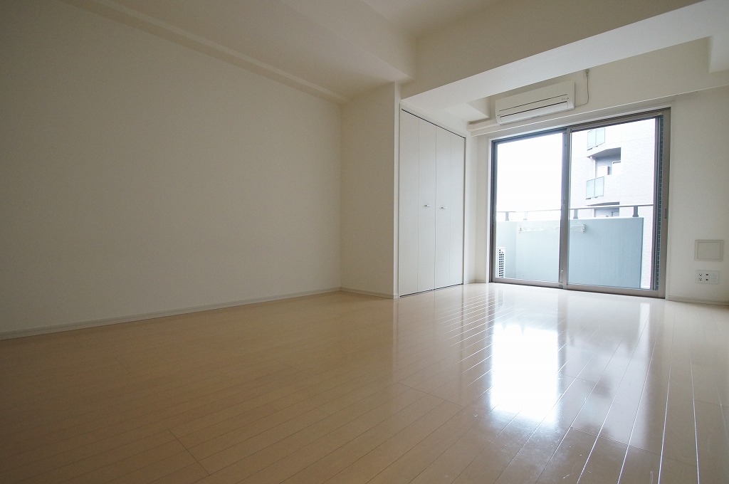 居室・リビング　南東向きのお部屋です。