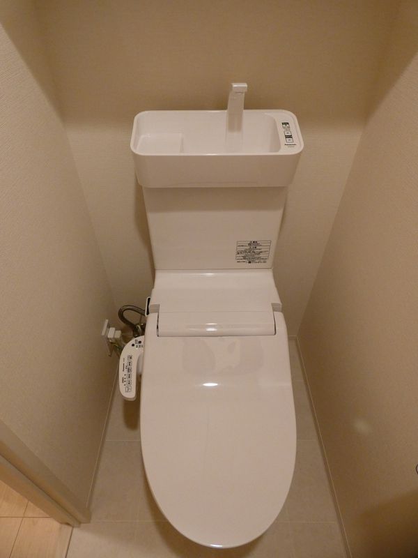 トイレ　※別部屋の参考写真です。
