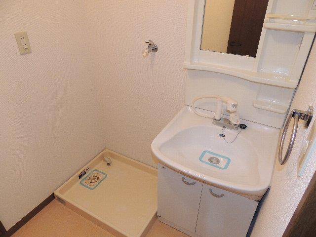 洗面設備　※写真は別号室で撮影したものです。
