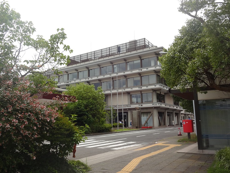 役所　鎌倉市役所（役所）まで1388m
