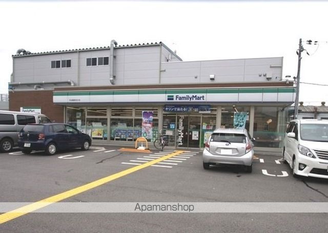 コンビニ　ファミリーマート（コンビニ）まで1452m