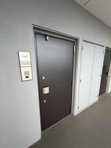 プレサンス今池駅前フェルディノの玄関写真