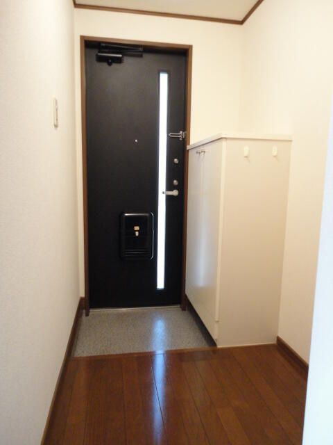 玄関　板橋区稲荷台　シャ・リオン