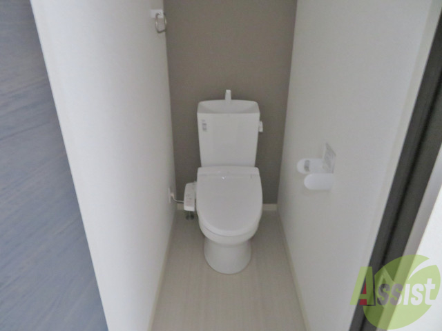 トイレ　トイレは、シンプルでとても使いやすそうですね。