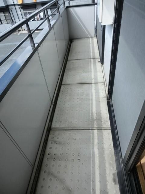 バルコニー　広々としたバルコニー付きです
