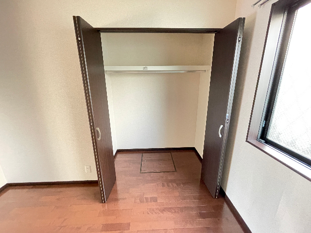 収納　洋間　クローゼット