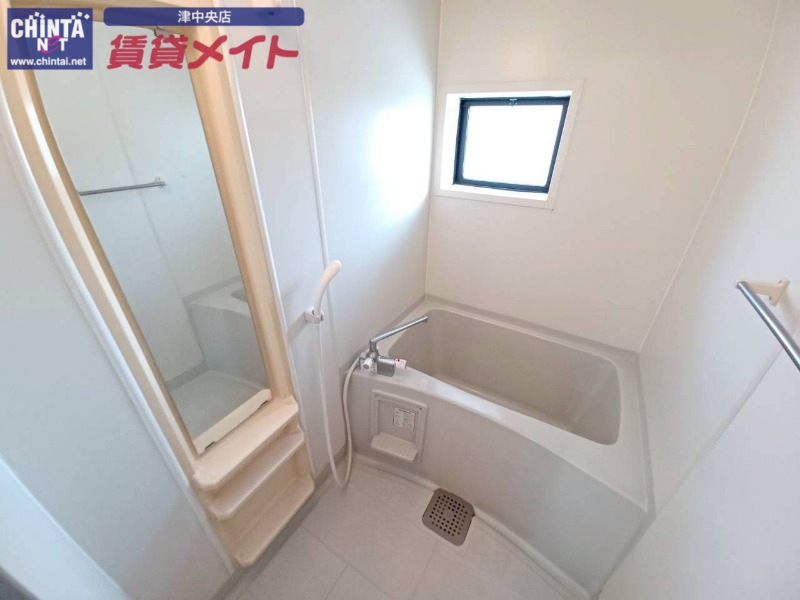 バス・シャワールーム　反転タイプ参考写真