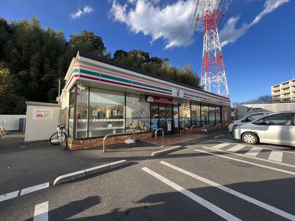 コンビニ　セブンイレブン柏松葉町店（コンビニ）まで1007m