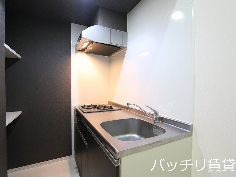 キッチン　別号室タイプの為、現状を優先いたします