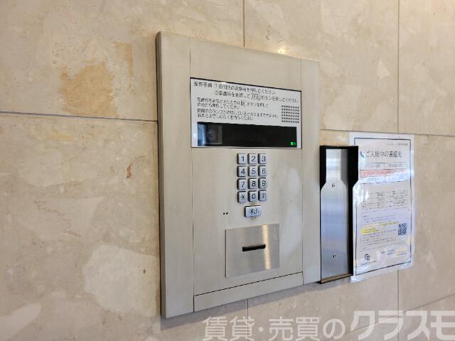 エントランス　オートロック、防犯カメラあり♪