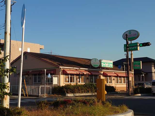飲食店　サイゼリヤ万願寺店（飲食店）まで708m