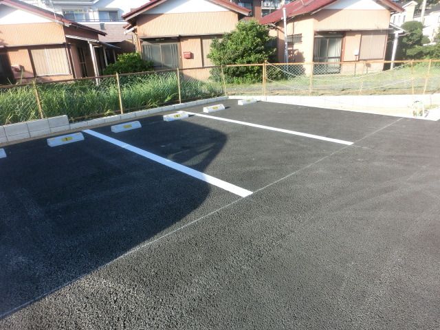 駐車場　敷地内駐車場