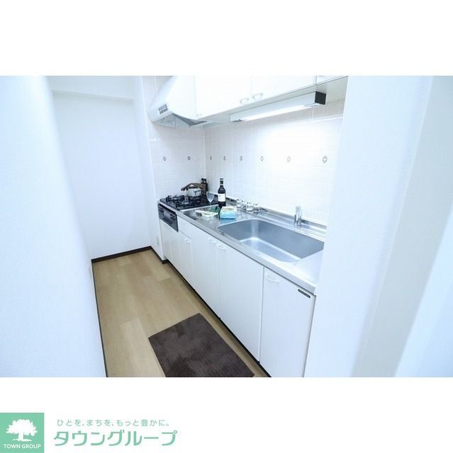 キッチン　同タイプ、別部屋、モデル家具設置時の写真です