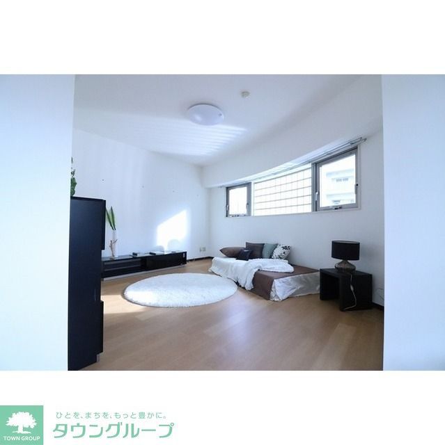 居室・リビング　同タイプ、別部屋、モデル家具設置時の写真です