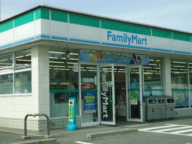 コンビニ　ファミリーマート打田上野店（コンビニ）まで389m