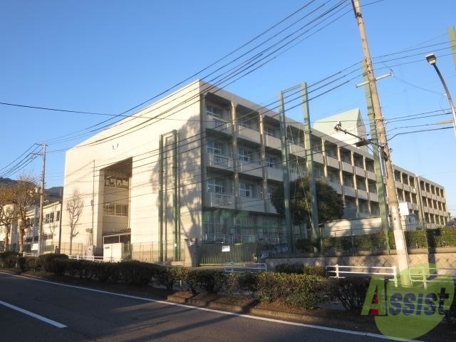 中学校　神戸市立鷹匠中学校（中学校）まで918m
