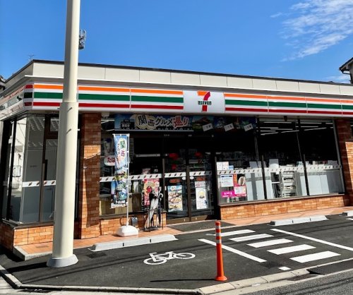 コンビニ　ファミリーマート 小路駅東店（コンビニ）まで440m