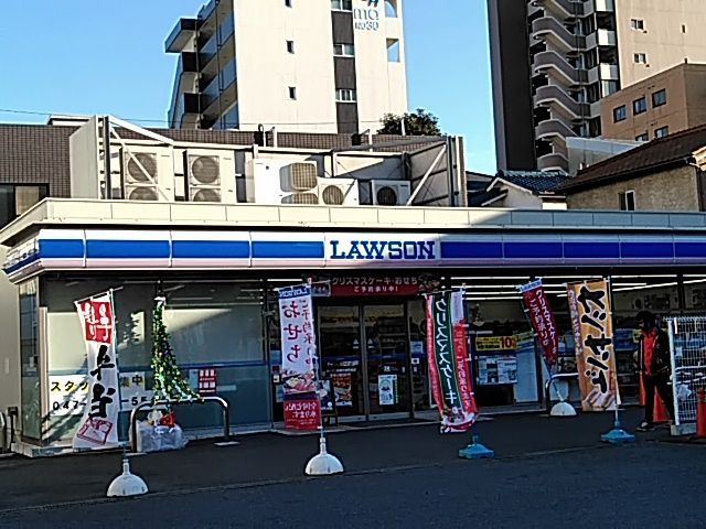 コンビニ　ローソン 船橋市役所前店（コンビニ）まで746m