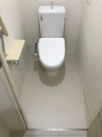 トイレ　ウォシュレット付き