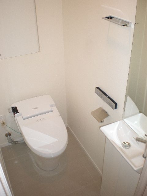 トイレ　※別部屋の参考写真です。