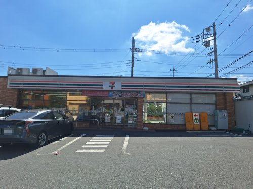 コンビニ　セブンイレブン（コンビニ）まで365m