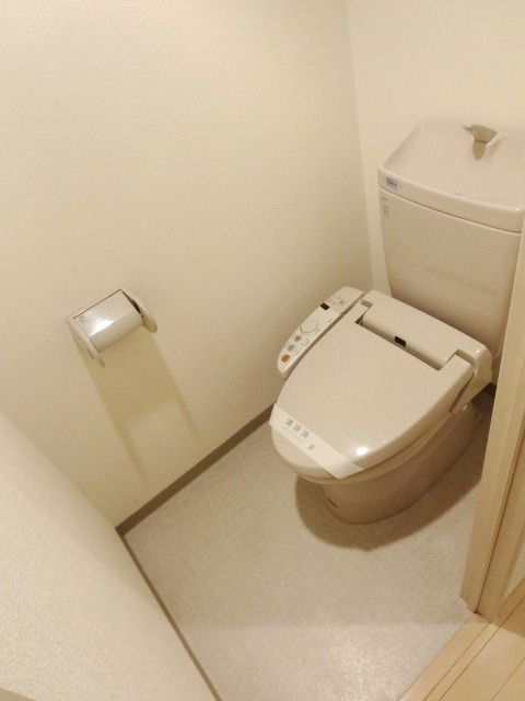 トイレ　★ウォシュレット付きのトイレです★