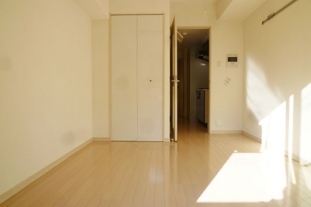 収納　★明るい洋室です★
