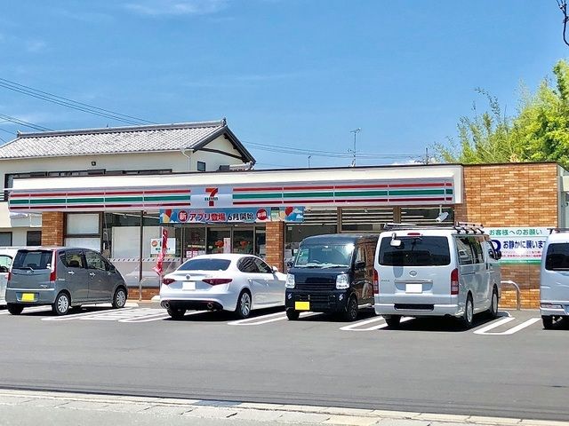 コンビニ　セブンイレブン浜松高塚町店（コンビニ）まで650m