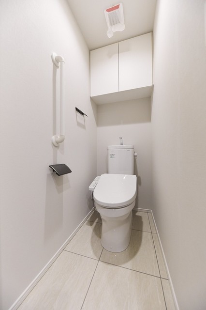 トイレ　※写真は同タイプ住戸です。