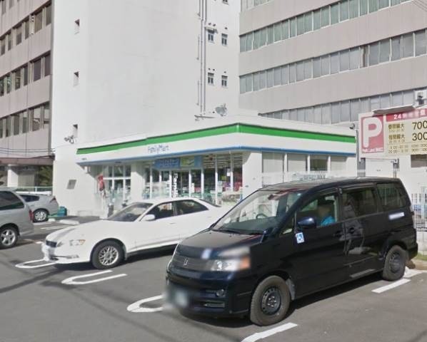 コンビニ　ファミリーマート福島海老江店（コンビニ）まで30m