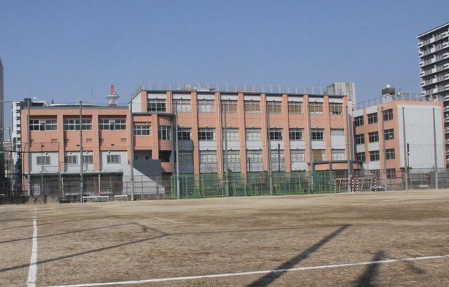 中学校　大阪市立日本橋中学校（中学校）まで476m