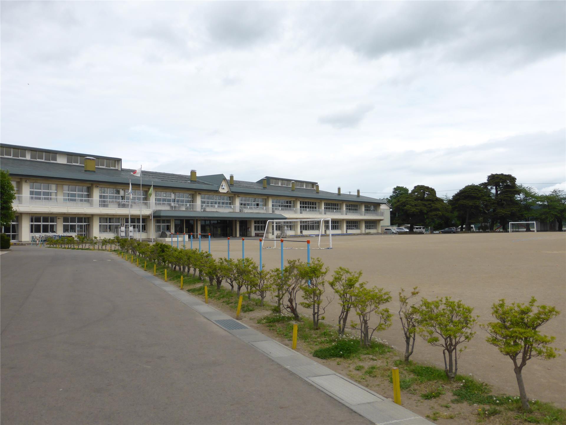 小学校　花巻市立南城小学校（小学校）まで1283m