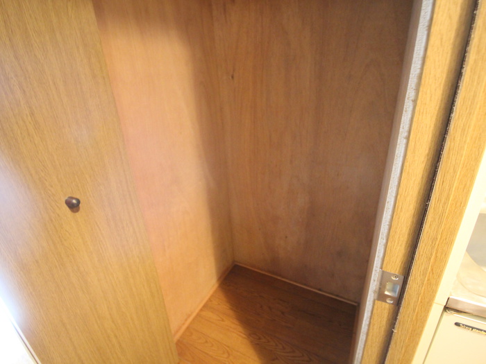 収納　同じ部屋タイプの別部屋の写真です。現況と異なる場合は現況を優